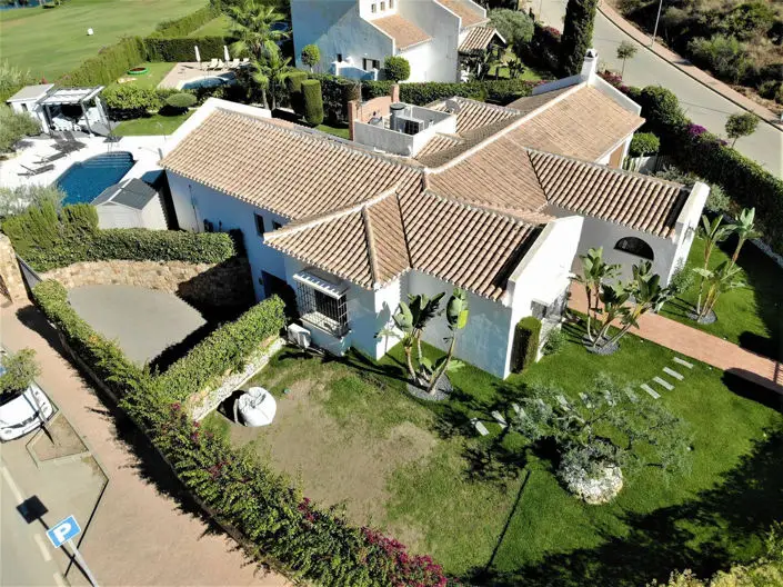 Villa 3 Dormitorios Primera Linea Golf Vistas Mar