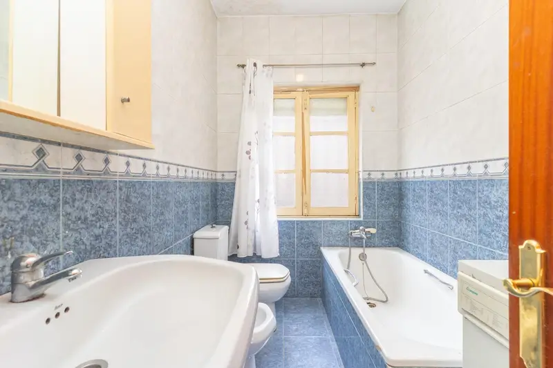 Venta Piso Amueblado Pola de Lena Tres Habitaciones Sótano