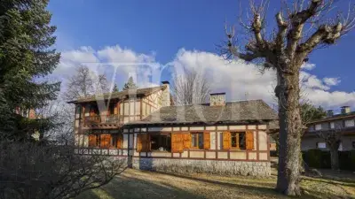 Casa en Venta Llac de Puigcerda Villa con Vistas al Lago