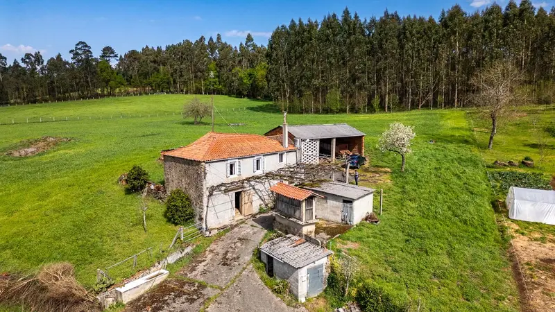 Casa Rural en Santiso A Coruna con Horno de Lena y Hórreo
