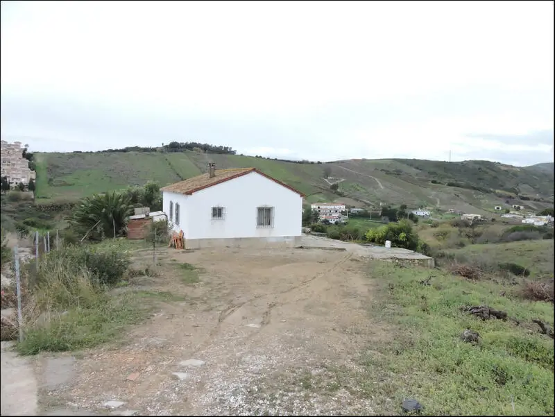 Viñedo con Casita para Restaurar en Manilva