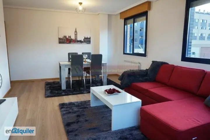 Apartamento en Alquiler Valdegastea 2 habitaciones 2 baños Garaje Trastero