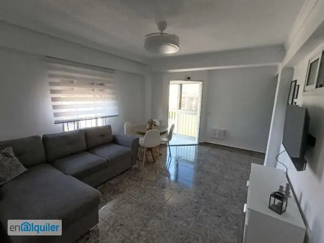 Alquiler piso estudiantes terraza Cruz Humilladero 2025 2026