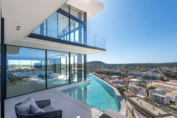 Villa de Lujo en Santa Ponsa con Vistas al Mar