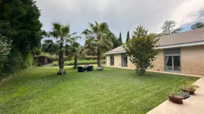 Chalet en venta en Calle del Río Ebro