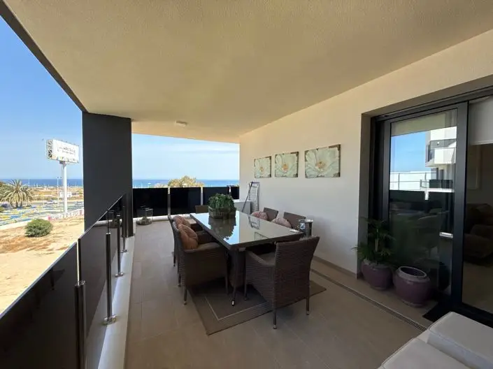 Apartamento 3 Dormitorios Costa - Lujo y Vistas al Mar