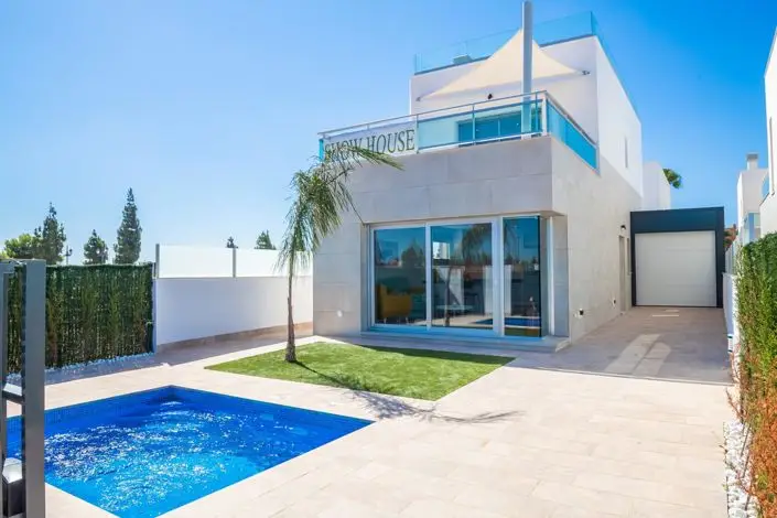 Villa en Los Alcázares 3 Dormitorios 2 Baños Piscina Privada