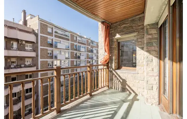 Alquiler piso 5 dormitorios Barcelona céntrico