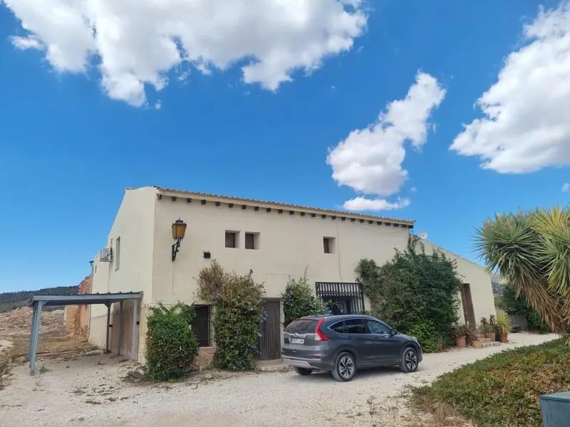 Casa de Campo de Lujo en Venta: 6 Dormitorios, Piscina y Jacuzzi
