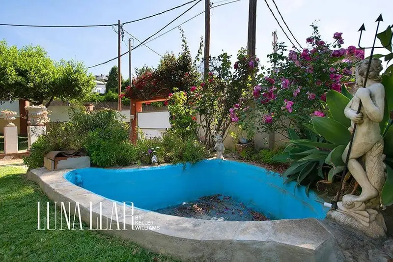 Chalet en Gavà con 2 Plantas y Gran Parcela