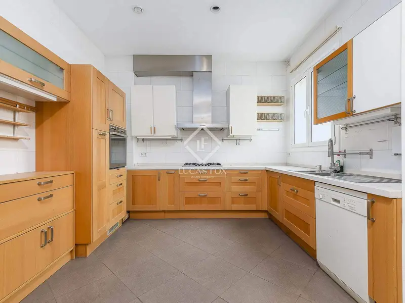 Apartamento 8 habitaciones Barcelona centro cerca de Sicilia