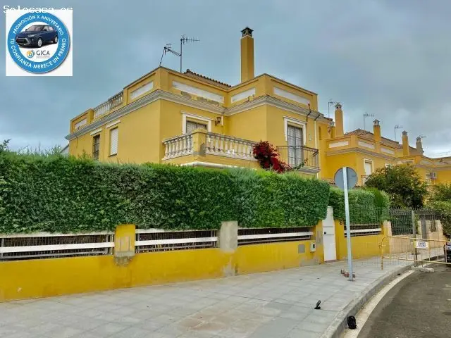 Bonita Vivienda Pareada con Piscina Cerca de la Playa