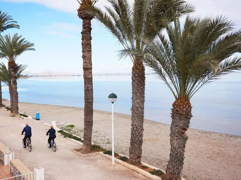 Apartamento en Los Urrutias con Vistas al Mar