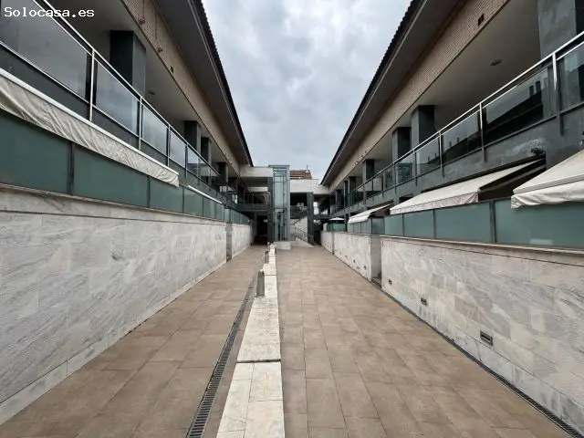 Ático en Venta en Badajoz: 2 Dormitorios, Terraza y Garaje