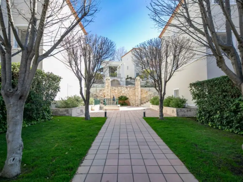 Apartamento en venta en S Agaro con jardin privado y piscina comunitaria