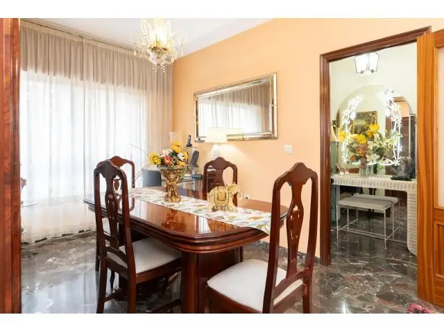 Casa en Los Álamos Motril 4 dormitorios garaje terraza