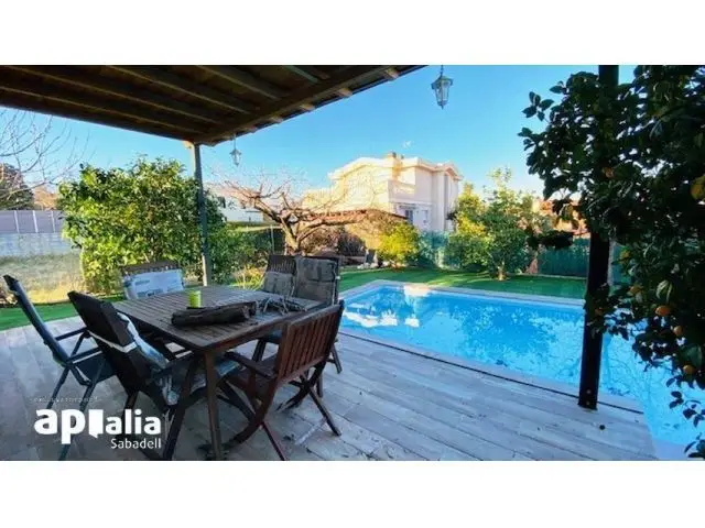 Chalet en Castellarnau Sabadell con Piscina y Jardin