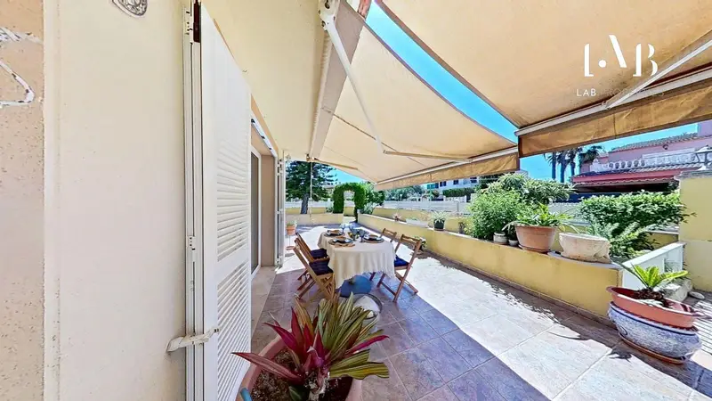 Chalet en Venta Badia Blava Mallorca: Vistas al Mar y Tranquilidad