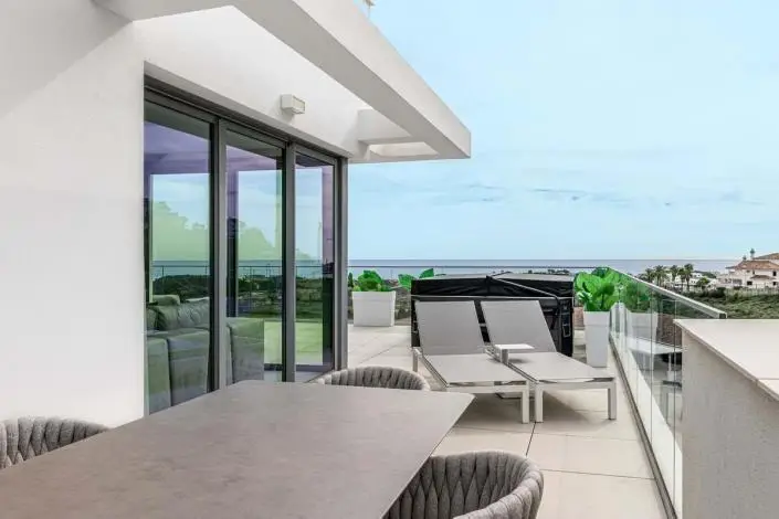 Atico Lujo 2 Dormitorios Costa del Sol Terraza 180m2