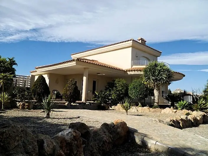 Villa de Lujo 4 Dormitorios Vera