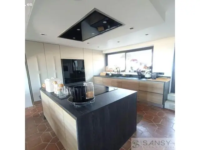Chalet en Jávea con Vistas al Mar y Piscina Privada