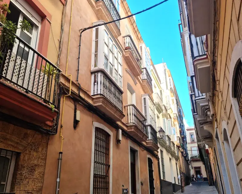 Piso 99m2 4 habitaciones 3 baños Cadiz