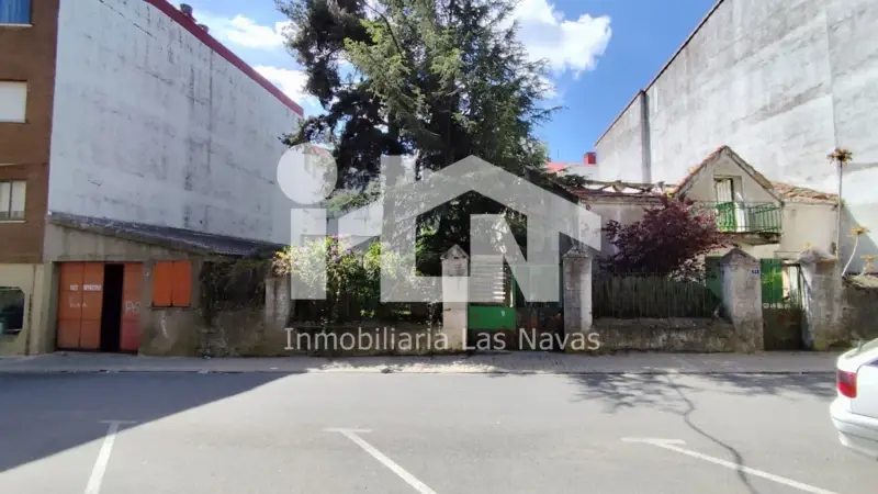 Chalet en Venta Las Navas del Marqués Ideal para Reformar