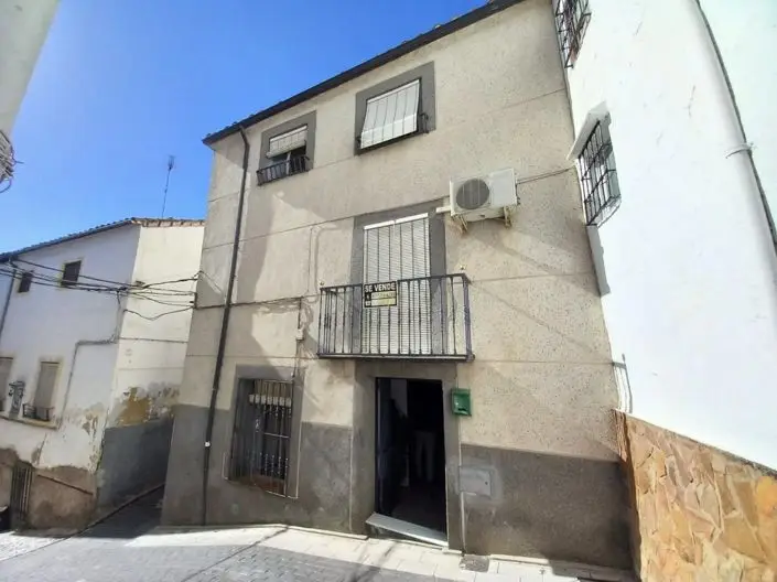 Casa adosada de 4 dormitorios en Martos Jaen