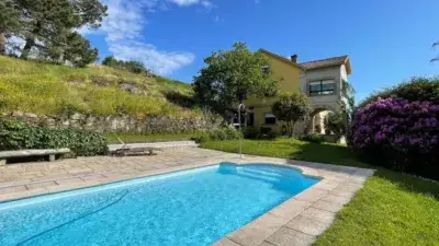 Chalet en Venta Cambados 6 Dormitorios 3 Baños Piscina