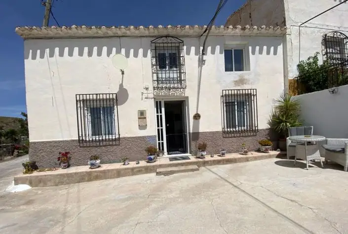 Casa de Pueblo 5 Dormitorios Garajes Terrazas Vistas