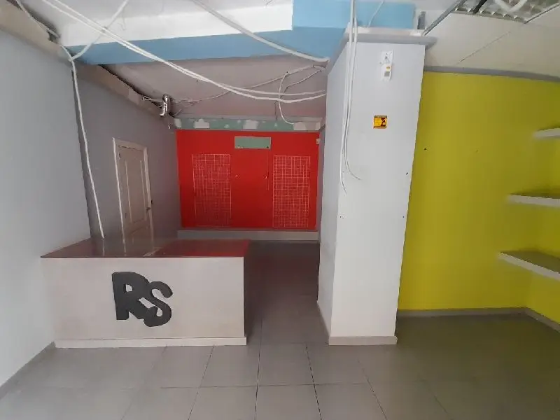 Local en Venta Carcaixent 50m2 con Piscina