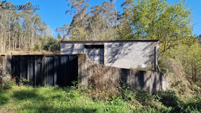 Nave Industrial 300m² con Parcela 3200m² en Lérez Pontevedra