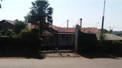 Casa en venta en Lalín 7 habitaciones 500m2