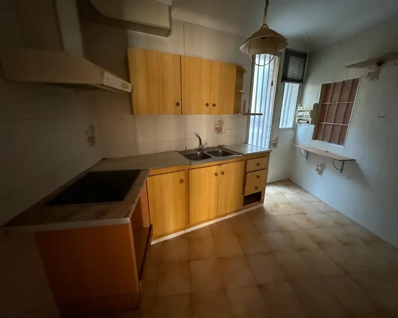 Adosado en Flix 219m2 2 habitaciones