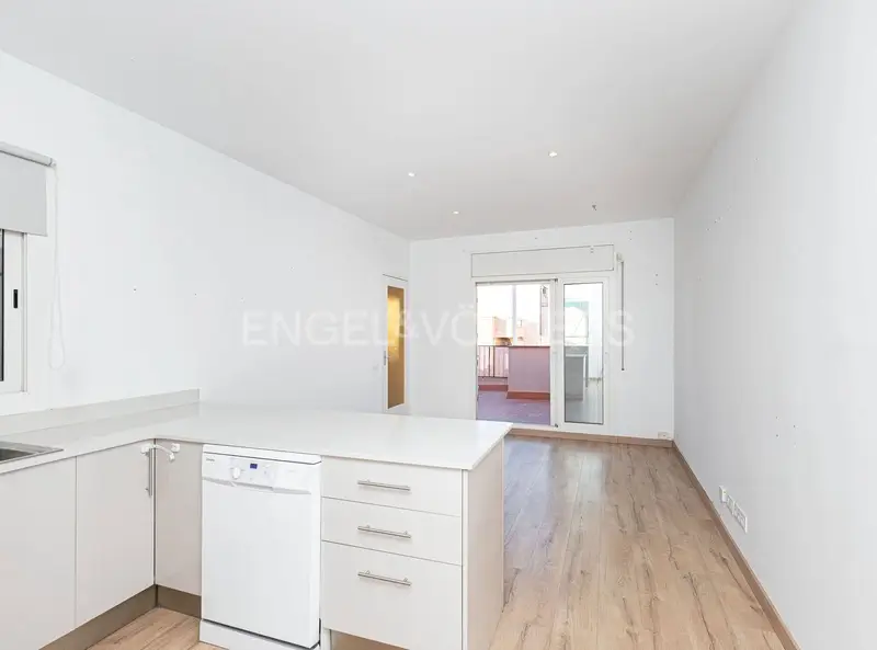 Atico Reformado 4 habitaciones Guinardo Barcelona