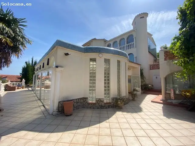 Chalet en Venta Denia con Vistas al Mar y Piscina Privada