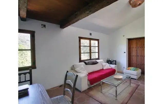 Cortijo con 10 Dormitorios y 72000m² de Parcela en Casares