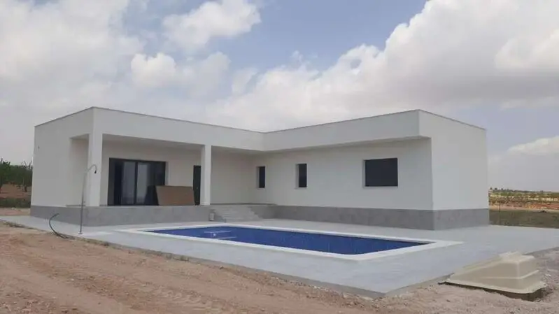 Villa de Lujo en Pinoso 3 Dormitorios Piscina Privada