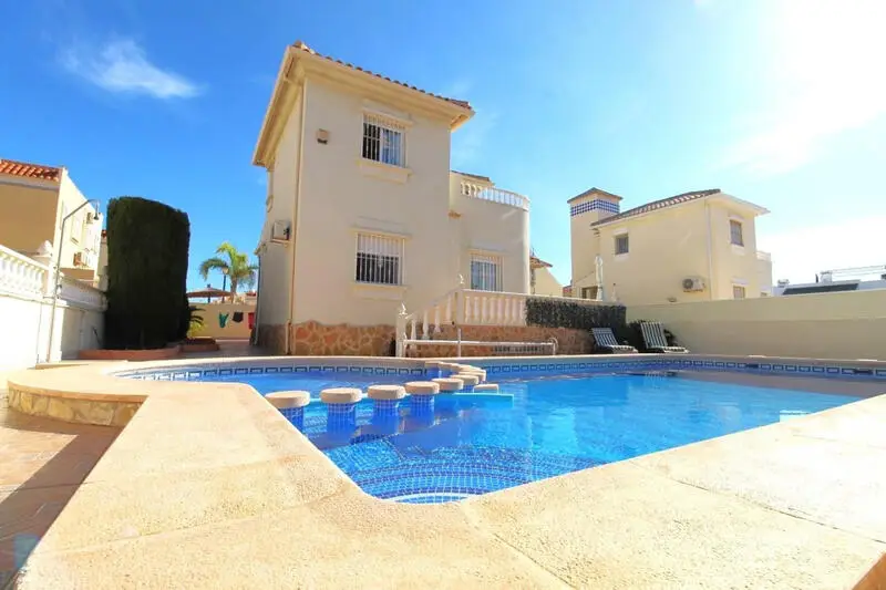 Villa en La Zenia 5 Dormitorios Piscina Privada