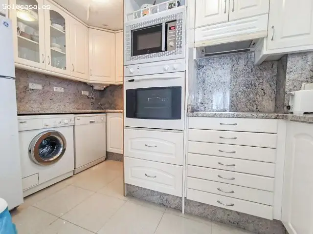 Apartamento Lujo Primera Linea Playa Poniente 4 Dormitorios 2 Banos