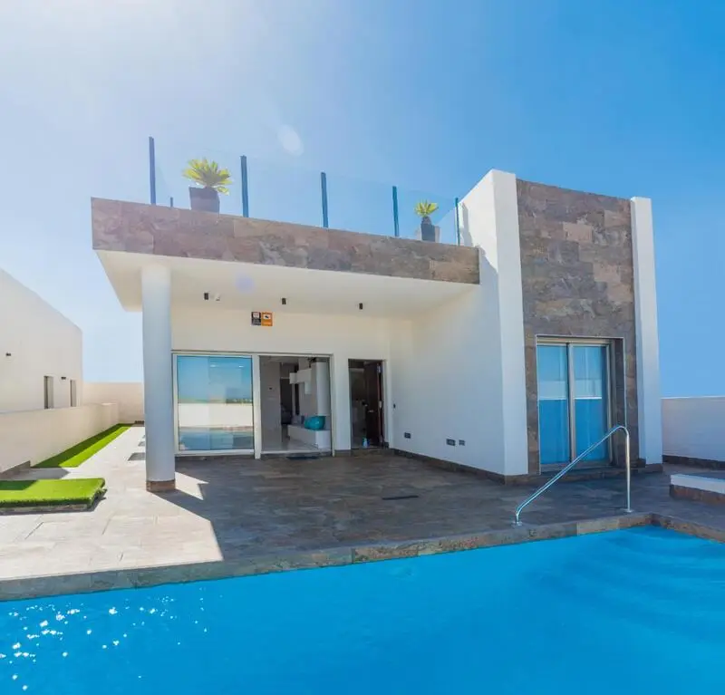 Villa en Villamartin 3 4 dormitorios Nueva Construccion Piscina Solarium