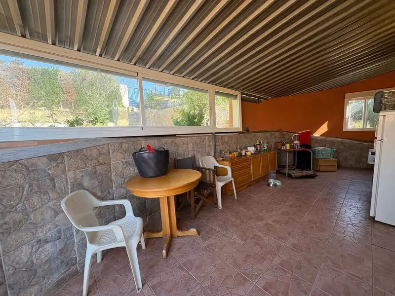 Chalet en Venta en Lliria con Piscina y Apartamento