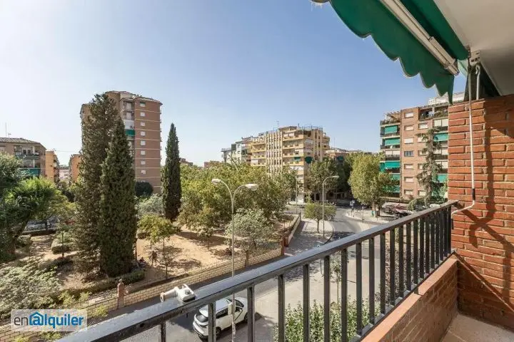 Alquiler piso terraza Zaidín