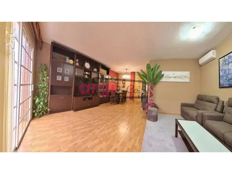Venta Ático Centelles 102m² 3 Dormitorios Terraza 110m²