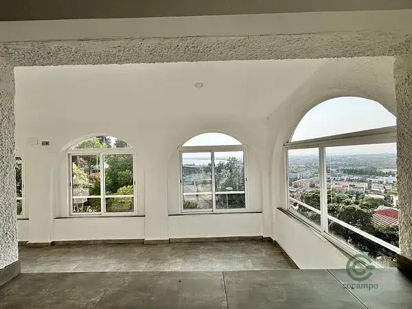 Casa con Vistas Panorámicas Reformada en Girona Roses