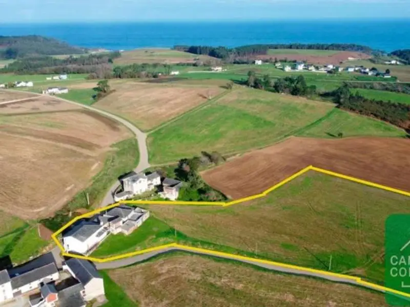 Venta Chalet en Navia Asturias  Dos Casas y Finca 20000m2