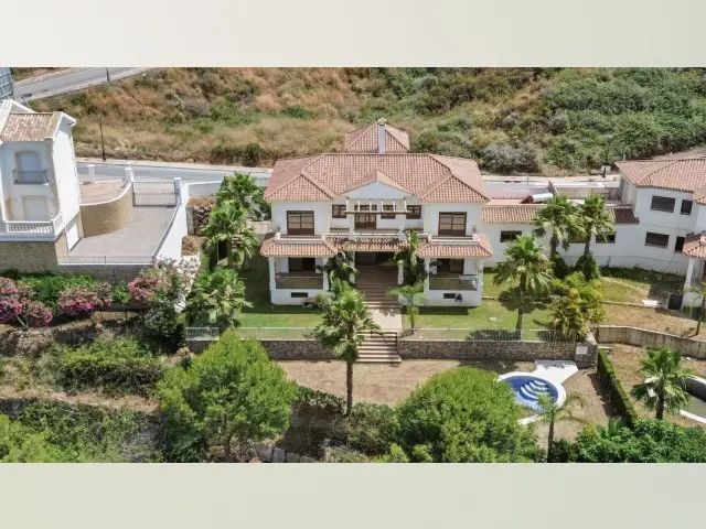 Casa Villa 4 Dormitorios Golf Cala de Mijas Lujo