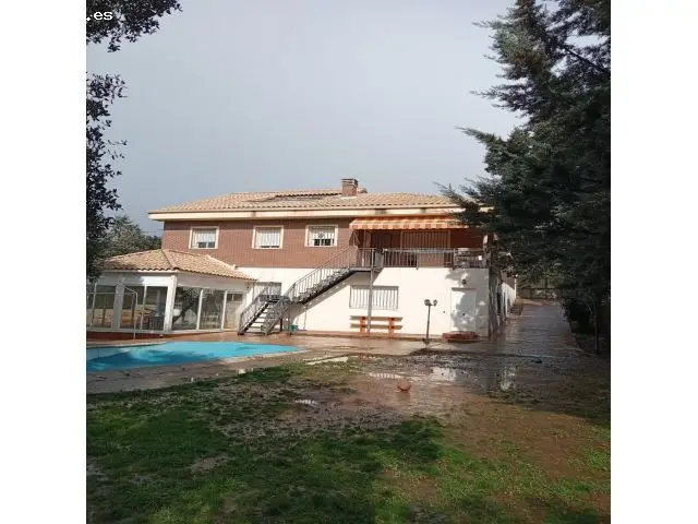Chalet Independiente Lujo Sotolargos Guadalajara 5 Habitaciones Piscina