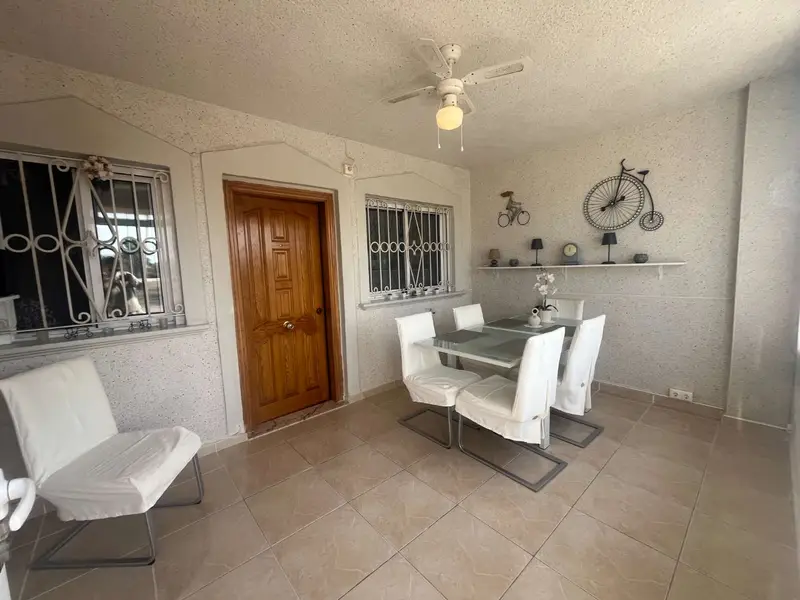 Apartamento en Orihuela con Piscina y Jardin