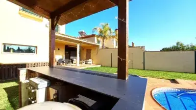 Chalet Pareado en Bencarrón con Piscina Privada